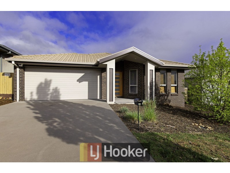 33 Jean MacNamara Street, Macgregor ACT 2615