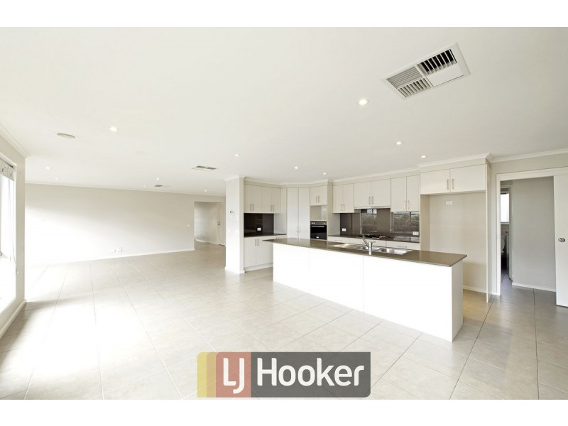 33 Jean MacNamara Street, Macgregor ACT 2615