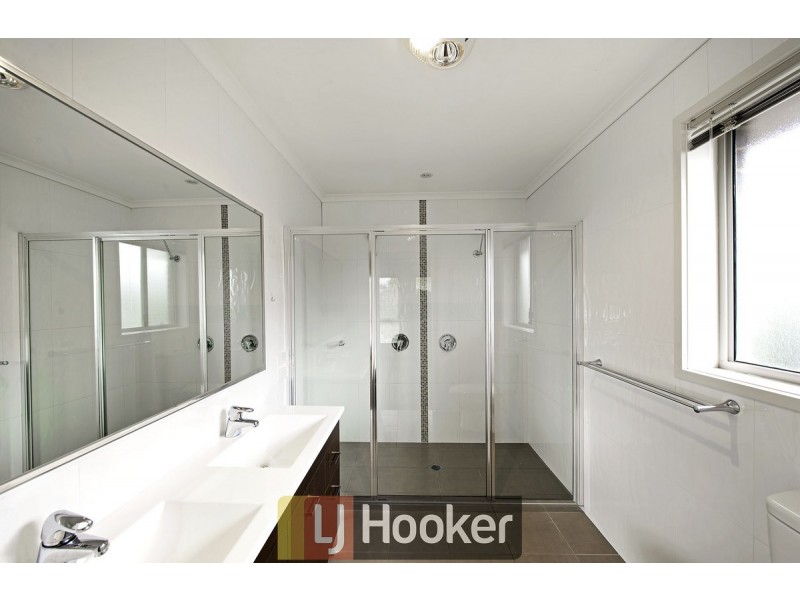 33 Jean MacNamara Street, Macgregor ACT 2615