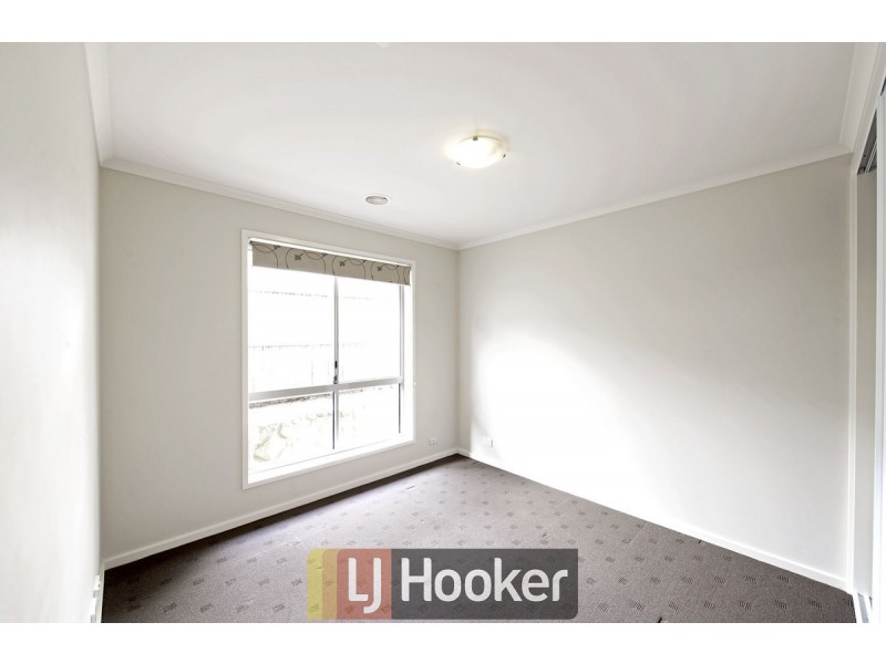 33 Jean MacNamara Street, Macgregor ACT 2615