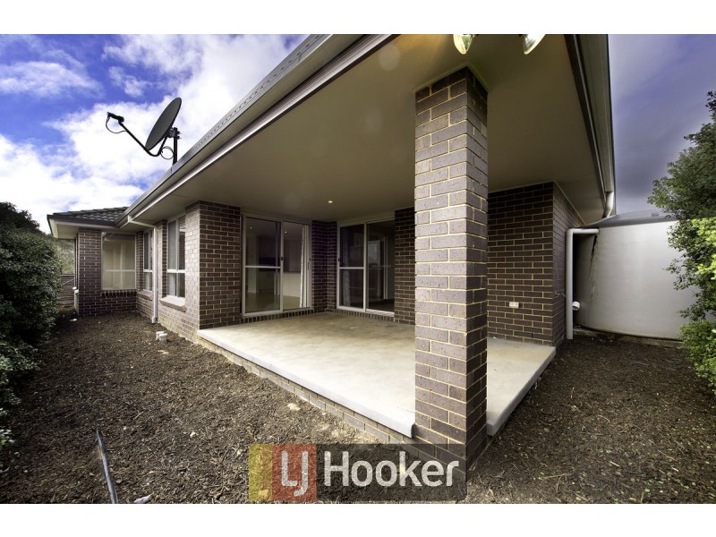 33 Jean MacNamara Street, Macgregor ACT 2615