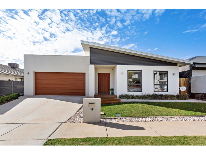 19 Lanaba Street, Crace ACT 2911
