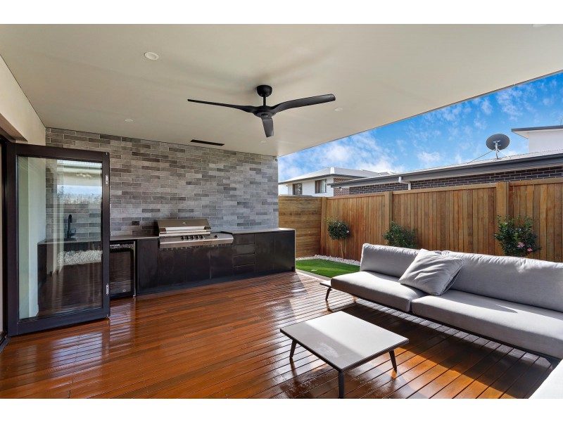 19 Lanaba Street, Crace ACT 2911