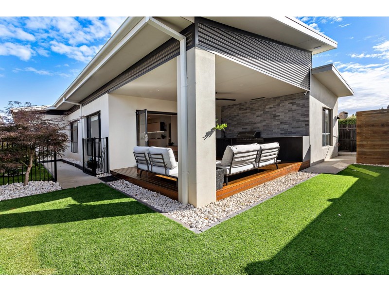 19 Lanaba Street, Crace ACT 2911