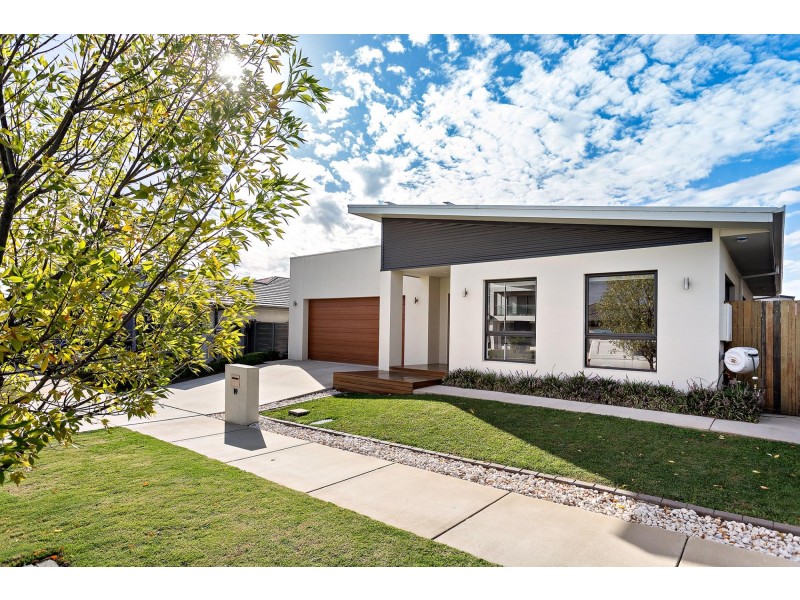 19 Lanaba Street, Crace ACT 2911