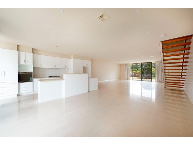 40 Phylis Ashton Street, Gungahlin ACT 2912