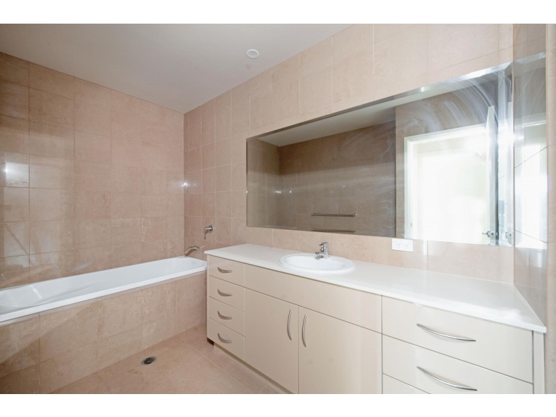 40 Phylis Ashton Street, Gungahlin ACT 2912