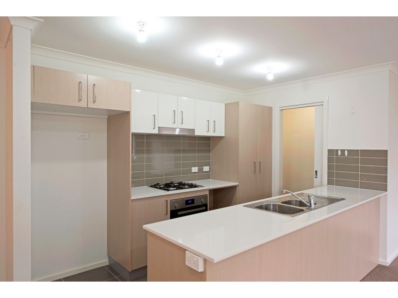 8/4 Annie Douglas Street, Casey ACT 2913