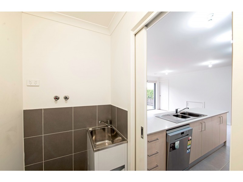 8/4 Annie Douglas Street, Casey ACT 2913