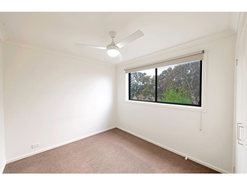 8/4 Annie Douglas Street, Casey ACT 2913