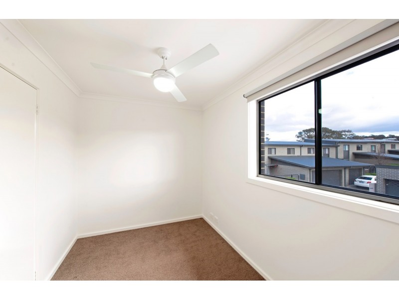 8/4 Annie Douglas Street, Casey ACT 2913