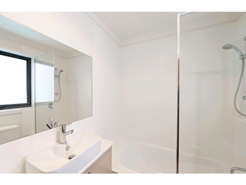 8/4 Annie Douglas Street, Casey ACT 2913