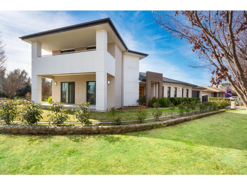 16 Allnutt Crescent, Forde ACT 2914