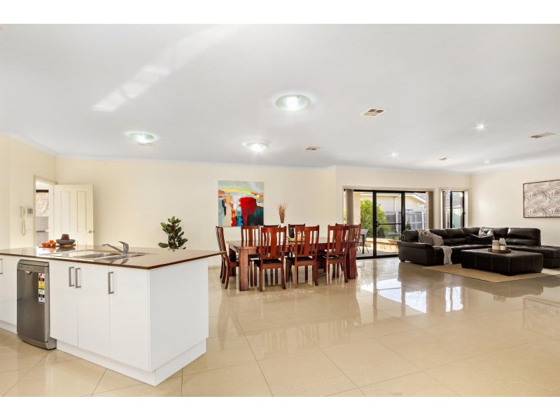 16 Allnutt Crescent, Forde ACT 2914