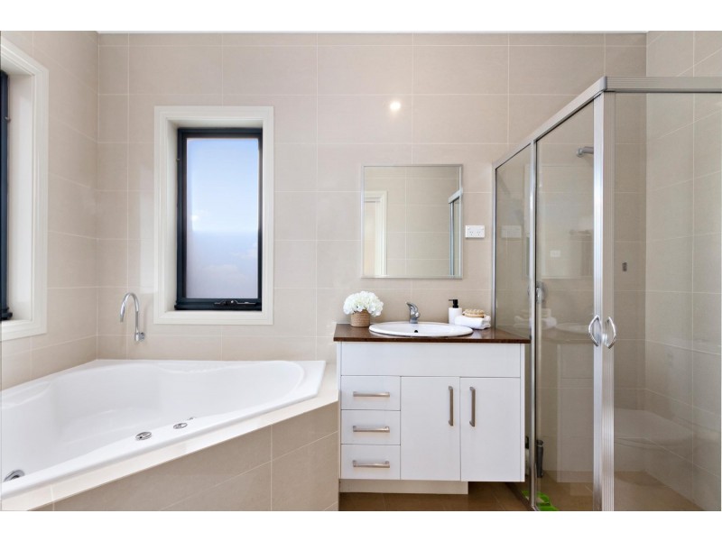 16 Allnutt Crescent, Forde ACT 2914