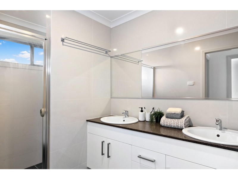 16 Allnutt Crescent, Forde ACT 2914