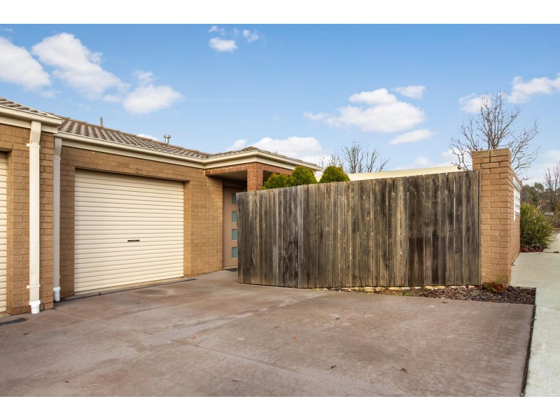 21/7 Loveday Crescent, Casey ACT 2913