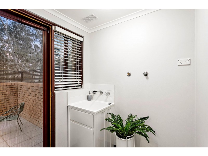 2/12 Nimmitabel Street, Queanbeyan West NSW 2620