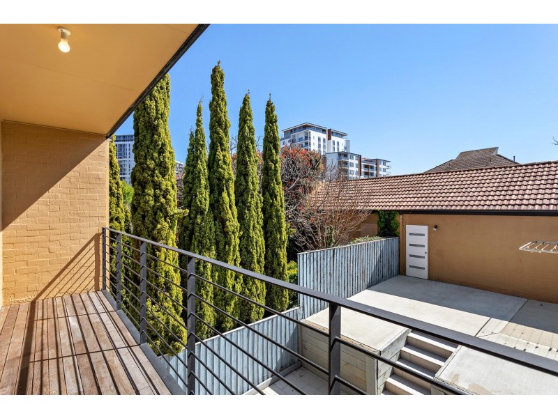 39 Anthony Rolfe Avenue, Gungahlin ACT 2912