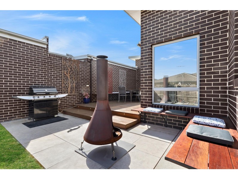 2/77 Zakharov Avenue, Forde ACT 2914