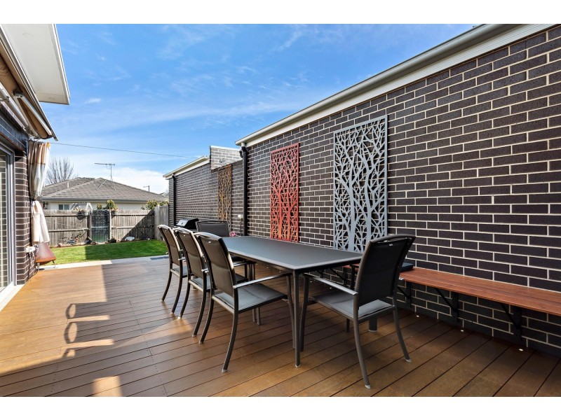 2/77 Zakharov Avenue, Forde ACT 2914