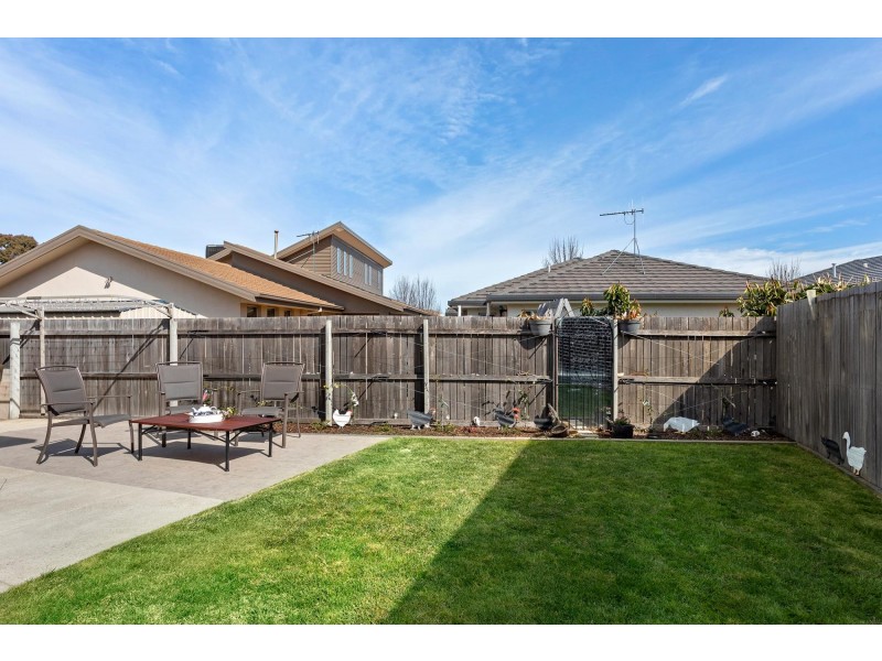 2/77 Zakharov Avenue, Forde ACT 2914