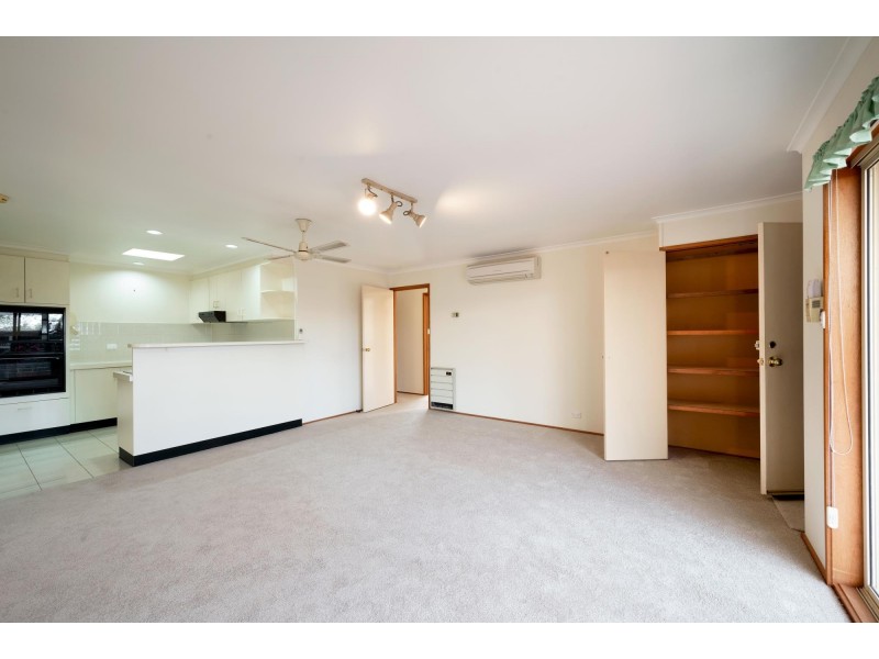 2 Davitt Close, Isaacs ACT 2607