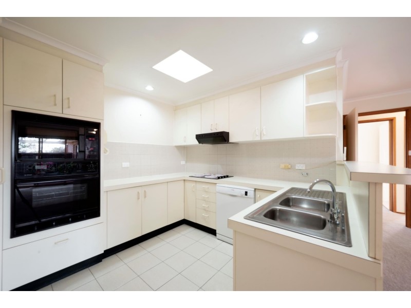 2 Davitt Close, Isaacs ACT 2607