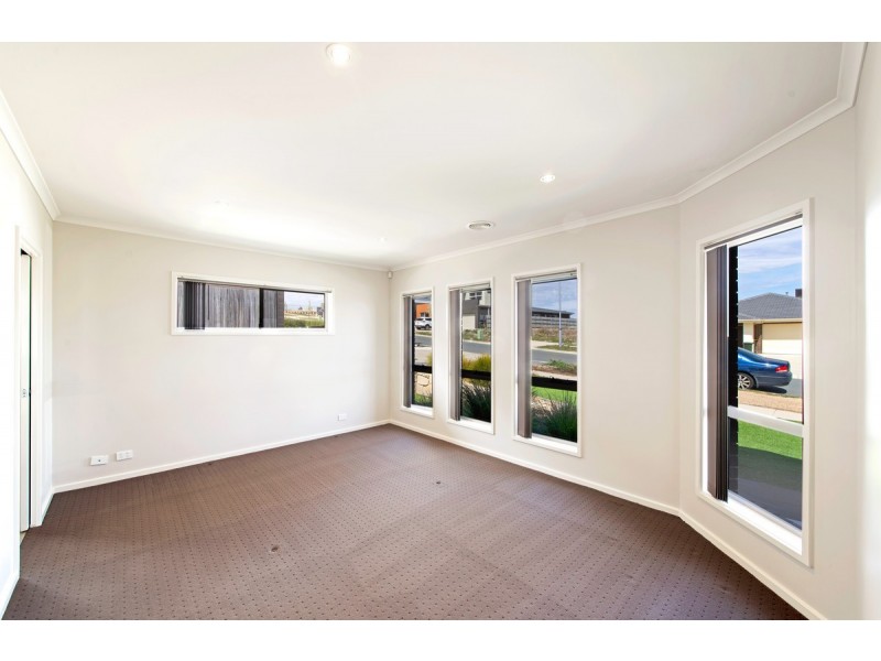 9 Peter Coppin Street, Bonner ACT 2914