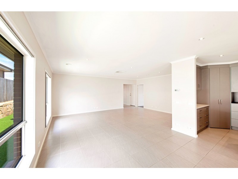 9 Peter Coppin Street, Bonner ACT 2914
