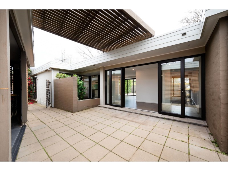 105 Kitchener Street, Garran ACT 2605