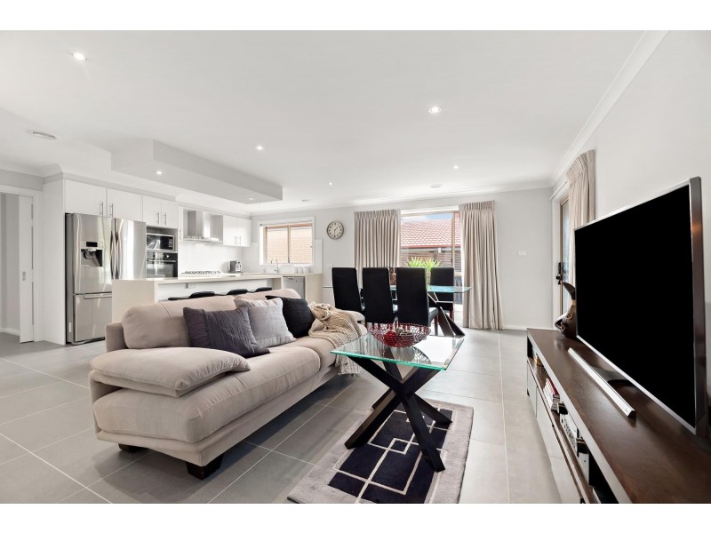 10 Marcus Faunce Street, Macgregor ACT 2615