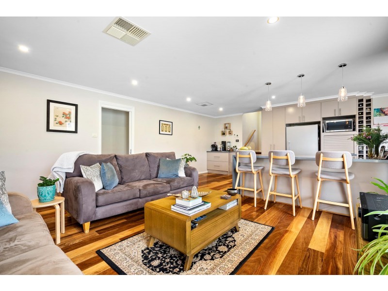 4 Bunduluk Crescent, Ngunnawal ACT 2913