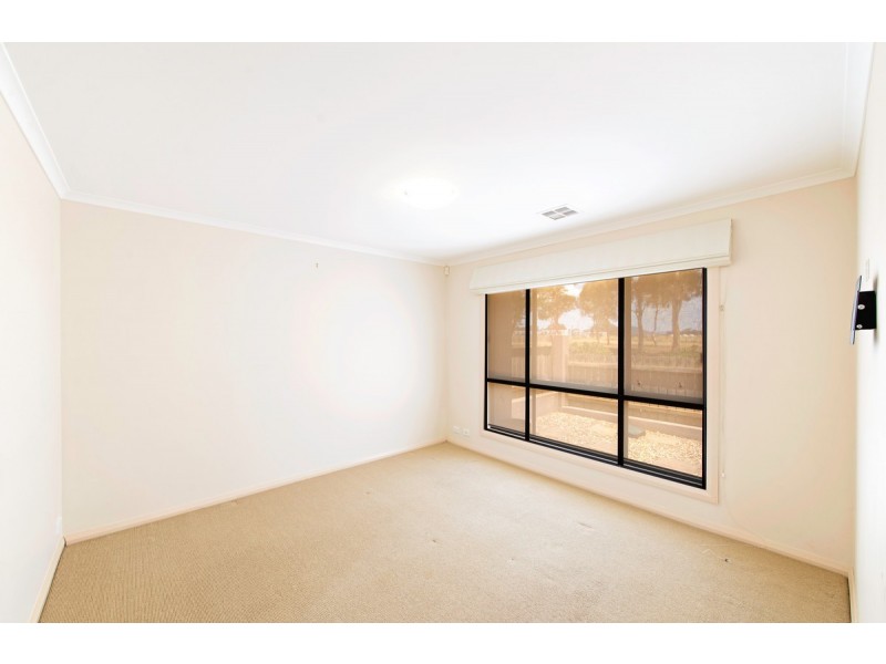 187 Anthony Rolfe Avenue, Gungahlin ACT 2912