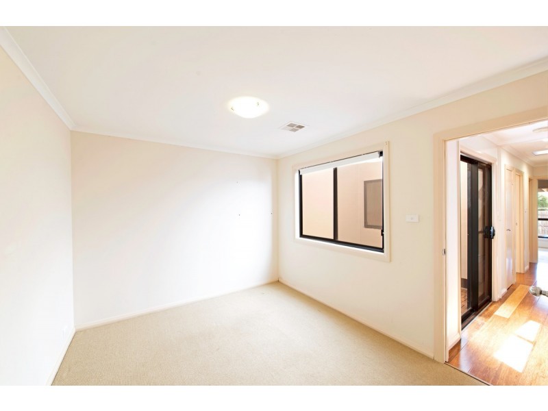 187 Anthony Rolfe Avenue, Gungahlin ACT 2912