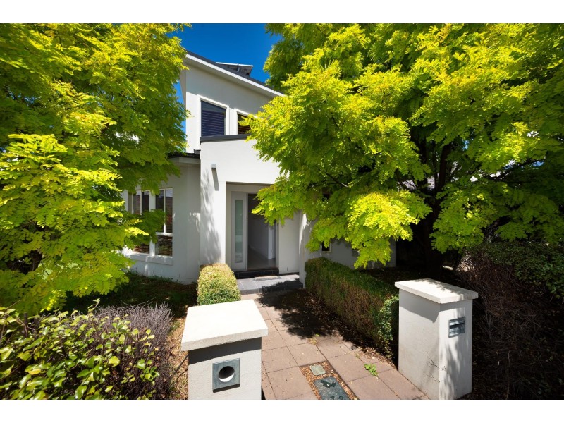73 Patrick White Circuit, Franklin ACT 2913