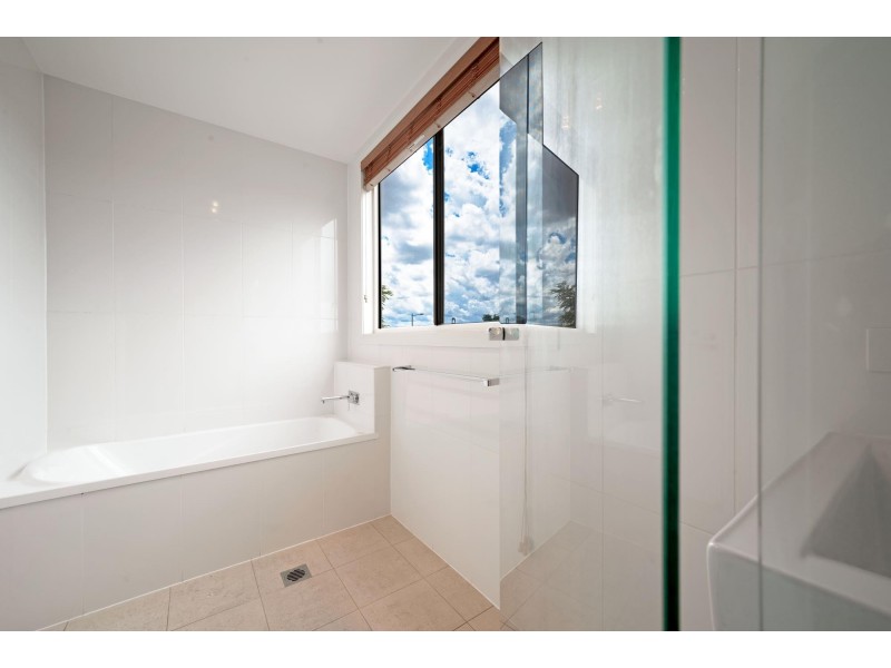 73 Patrick White Circuit, Franklin ACT 2913