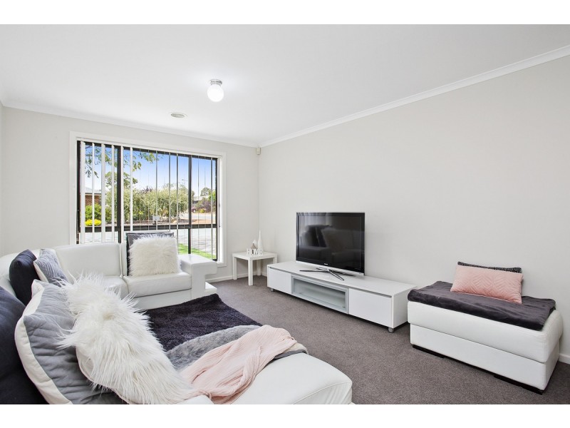15 Triton Street, Dunlop ACT 2615