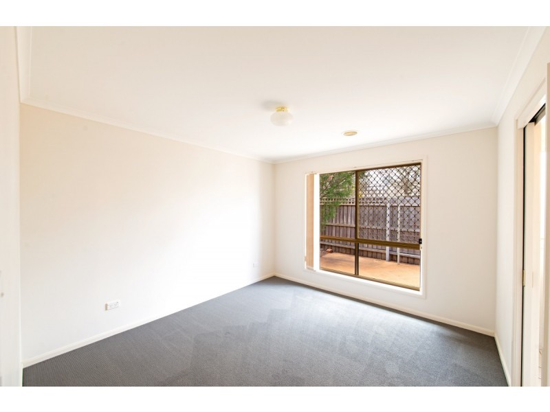 2/15 Barrington Crescent, Amaroo ACT 2914