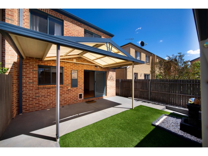 14 Glow Worm Grove, Harrison ACT 2914
