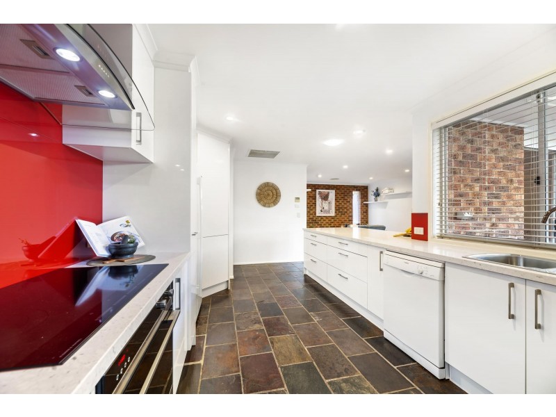 10 Macknight Place, Macarthur ACT 2904