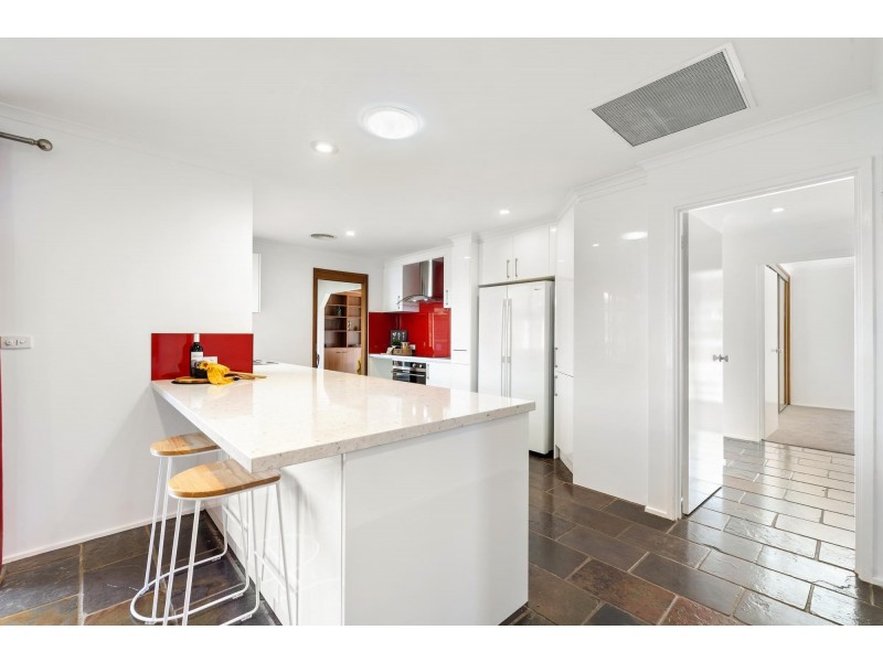 10 Macknight Place, Macarthur ACT 2904