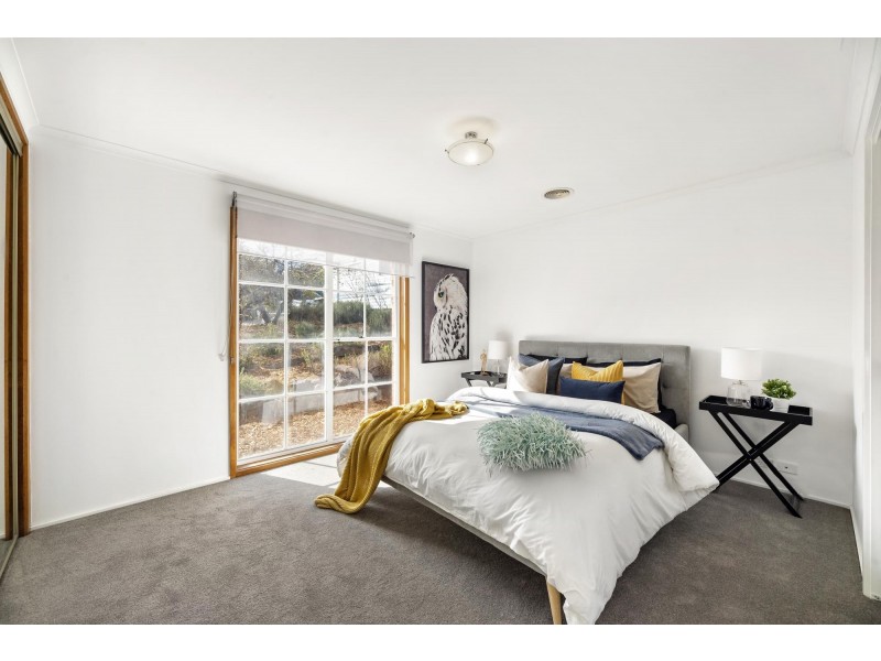 10 Macknight Place, Macarthur ACT 2904