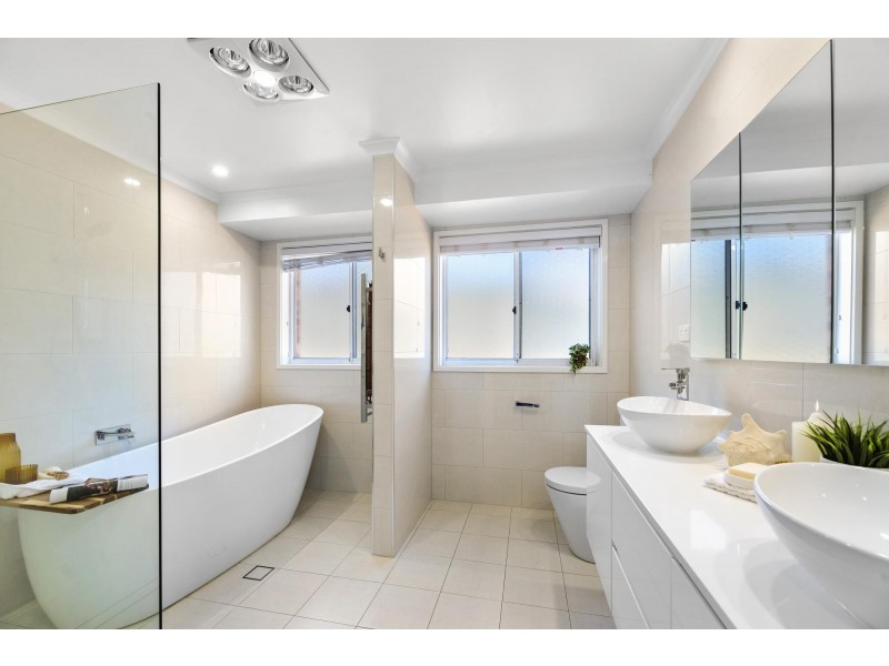 10 Macknight Place, Macarthur ACT 2904
