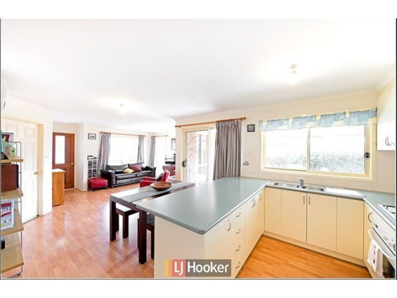 6 Hobday Place, Dunlop ACT 2615