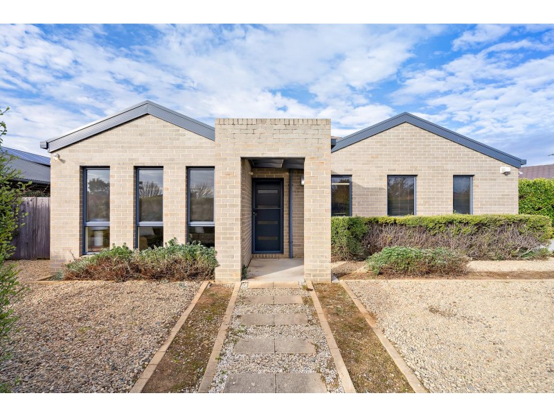19 Donald Horne Circuit, Franklin ACT 2913