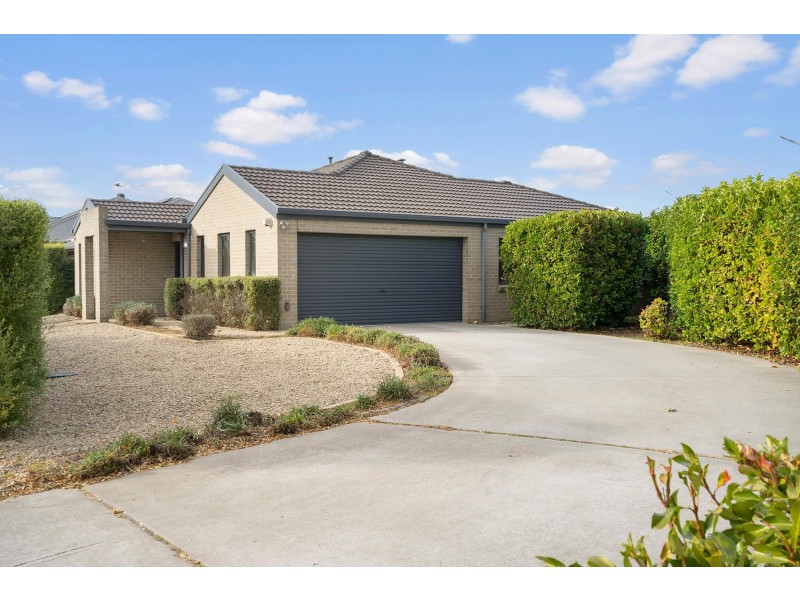 19 Donald Horne Circuit, Franklin ACT 2913