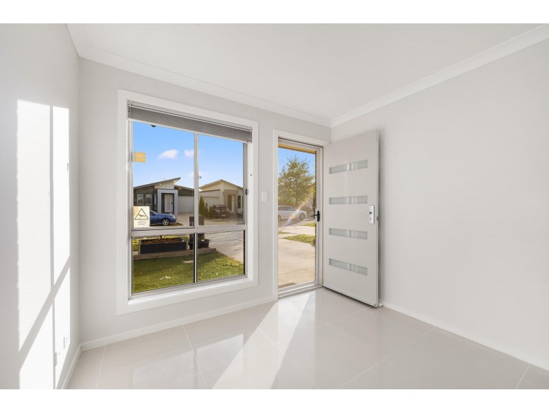 4 Rockwood Street, Casey ACT 2913