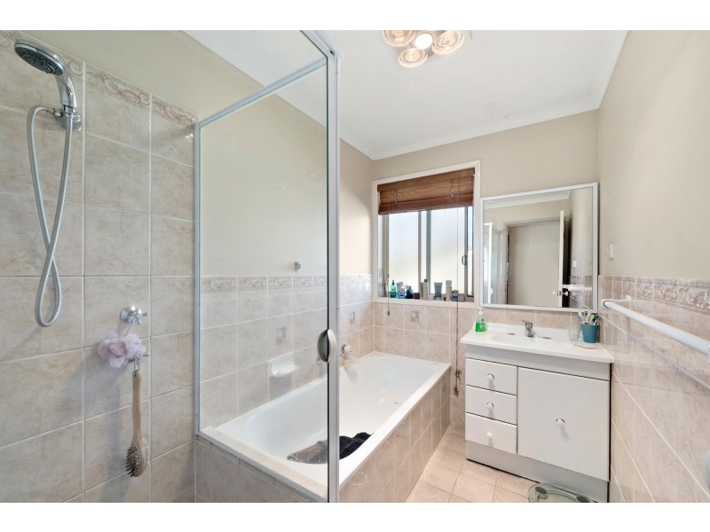 25 Bunduluk Crescent, Ngunnawal ACT 2913
