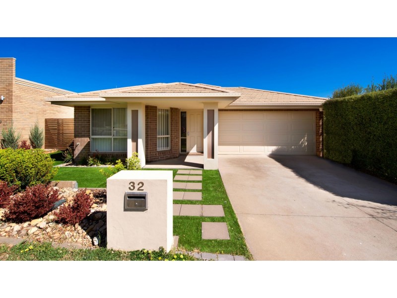32 Beveridge Crescent, Forde ACT 2914